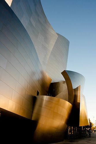 Frank Gehry (Sumber: http://archdaily.com
